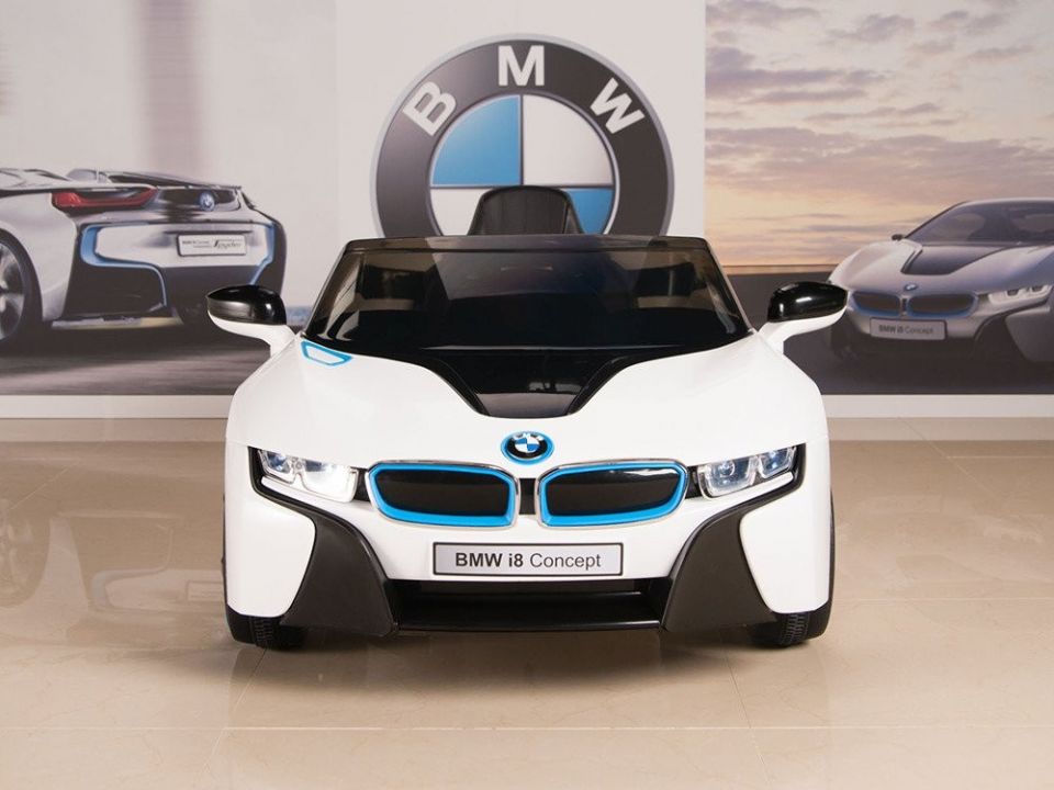 bmw_i8_el_bil_barn.jpg