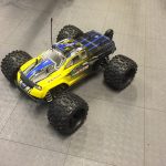 E-HACKER 4x4 BØRSTELØS MONSTER-TRUCK 1:8 2,4 GHZ 80KM/H